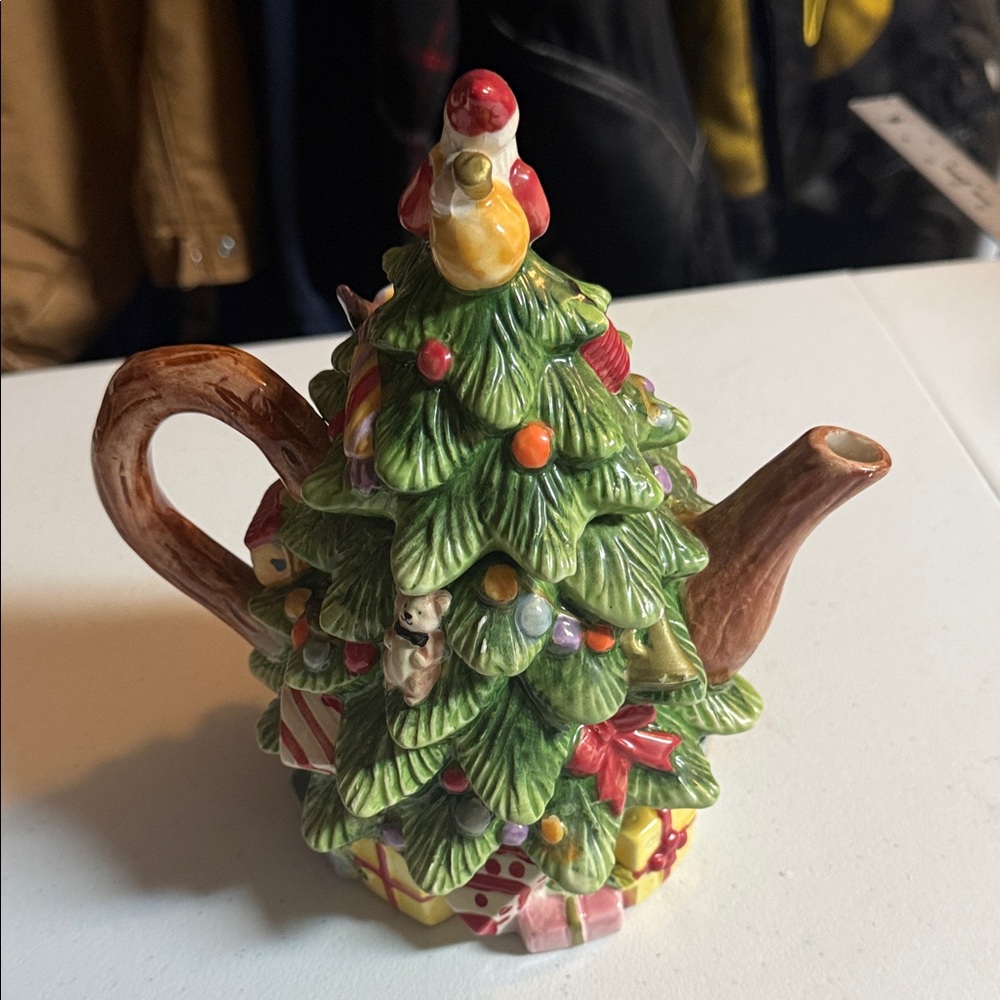 Spode Christmas Tree Prestige Handpainted Ceramic Teapot Santa Lid S3324-A11 - Picture 6 of 9